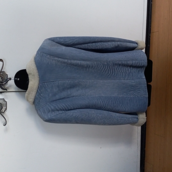 Burberry sheep skin - Picture 2 of 14